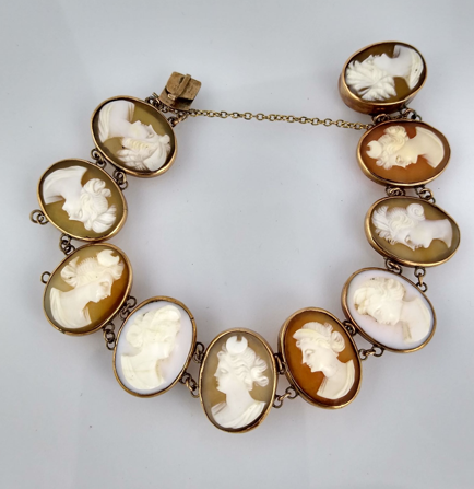 Pulsera oro amarillo y camafeo