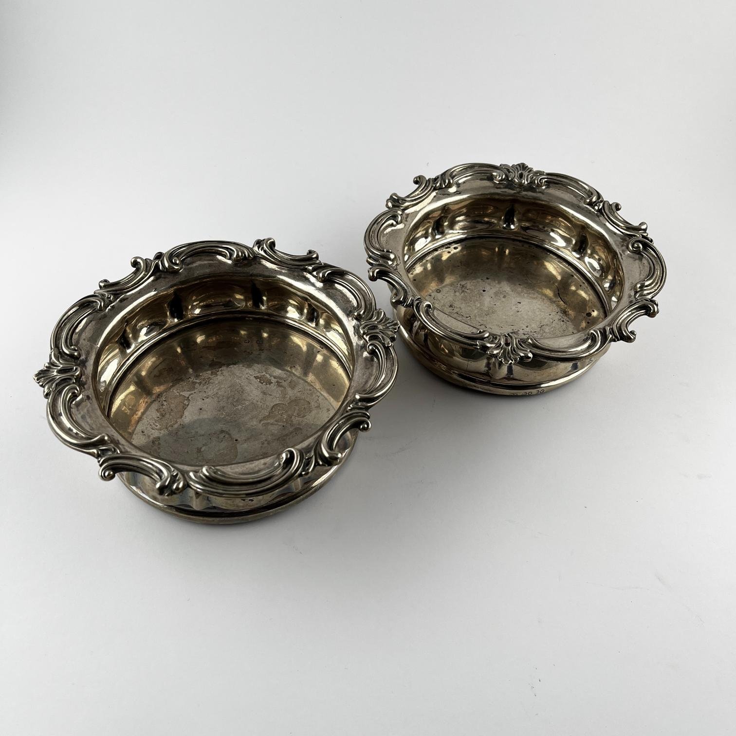 Posabotellas en plata