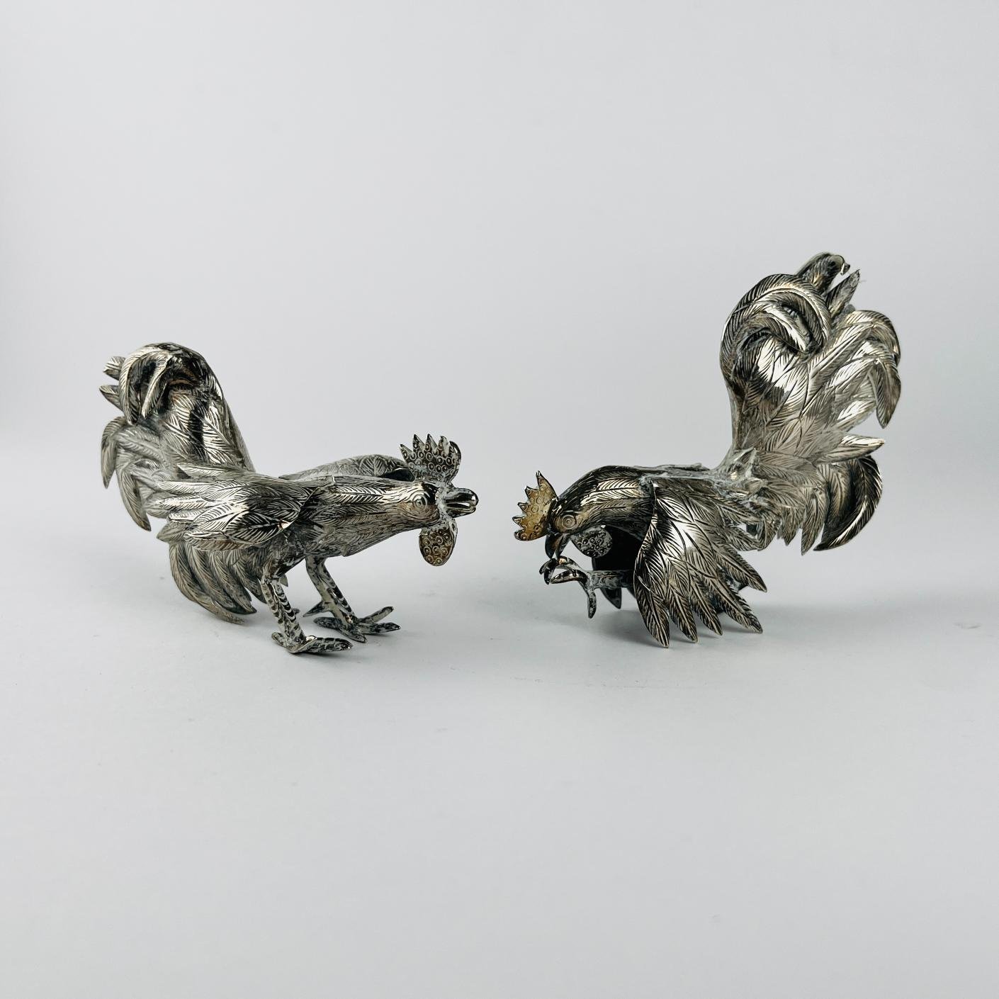 Gallos de riña en plata