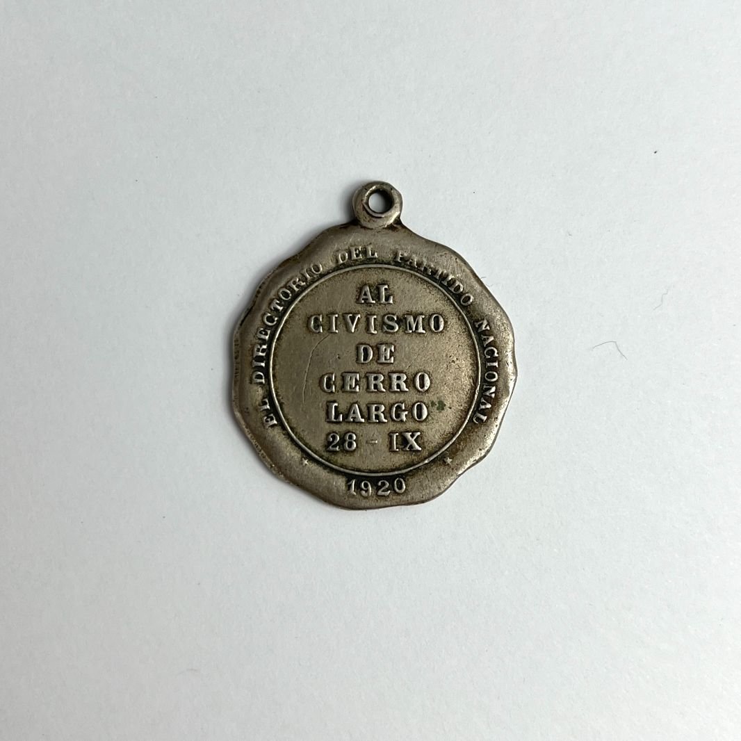 Medalla uruguaya en plata