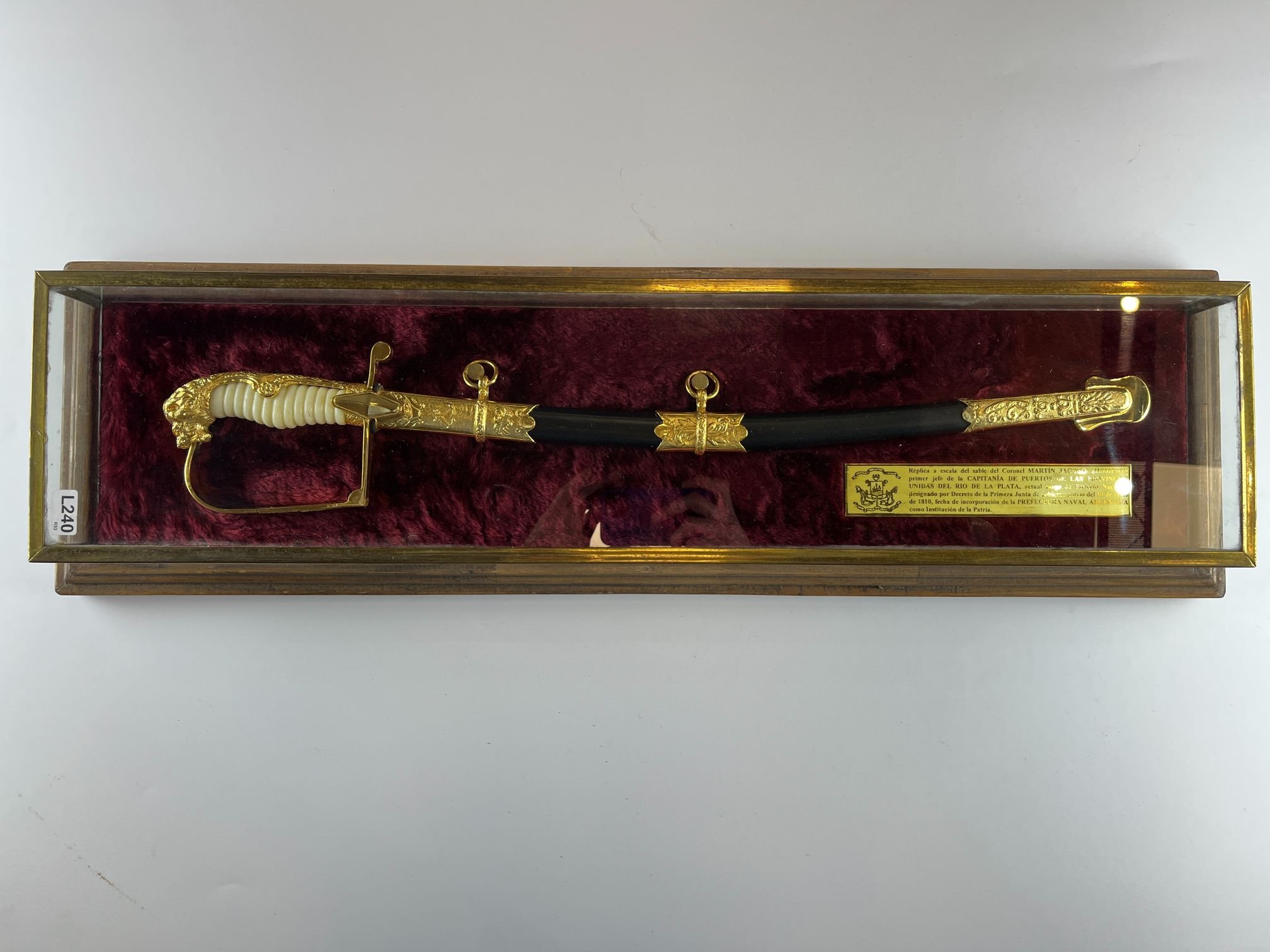 Reproducción de sable argentino