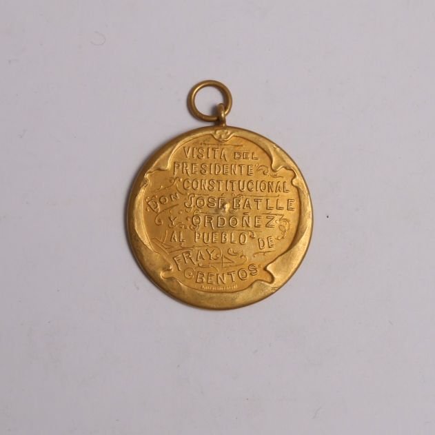 Medalla en oro 18 K José Batlle y Ordóñez - Imagen 2