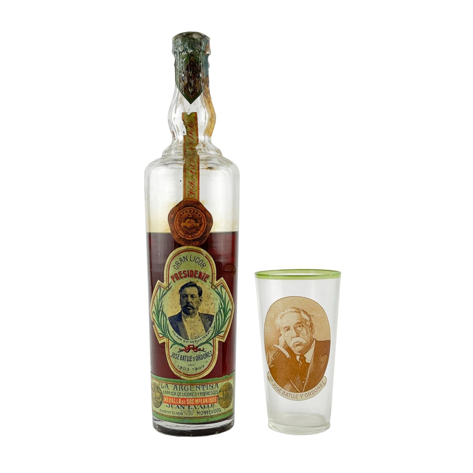 Botella y vaso José Batlle y Ordóñez