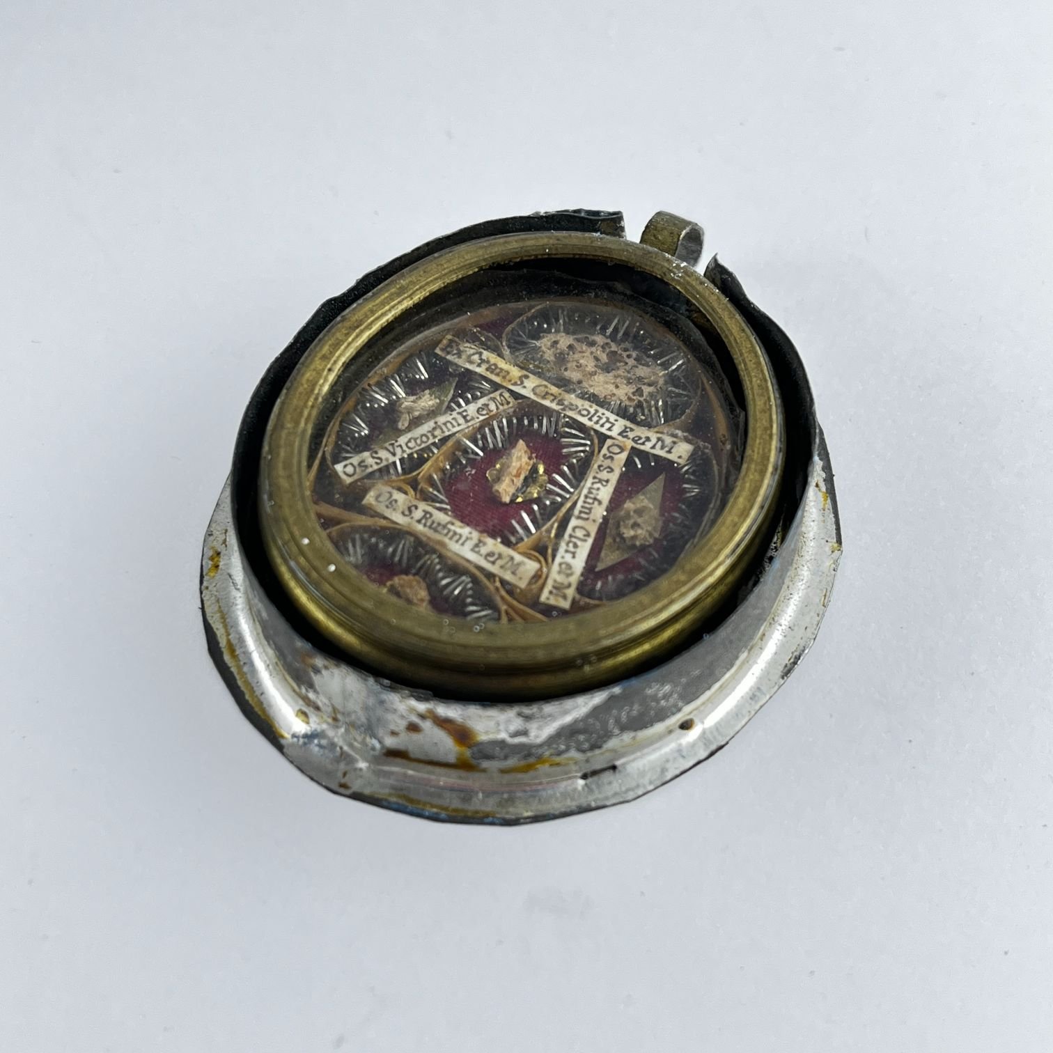 Relicario en madera - Imagen 5