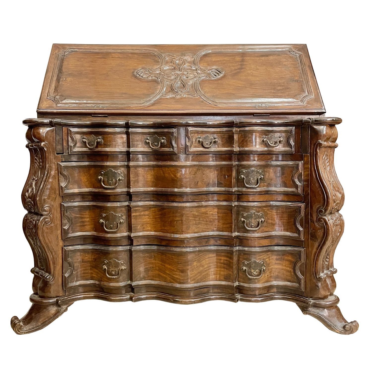 Cómoda papelera lusobrasileña