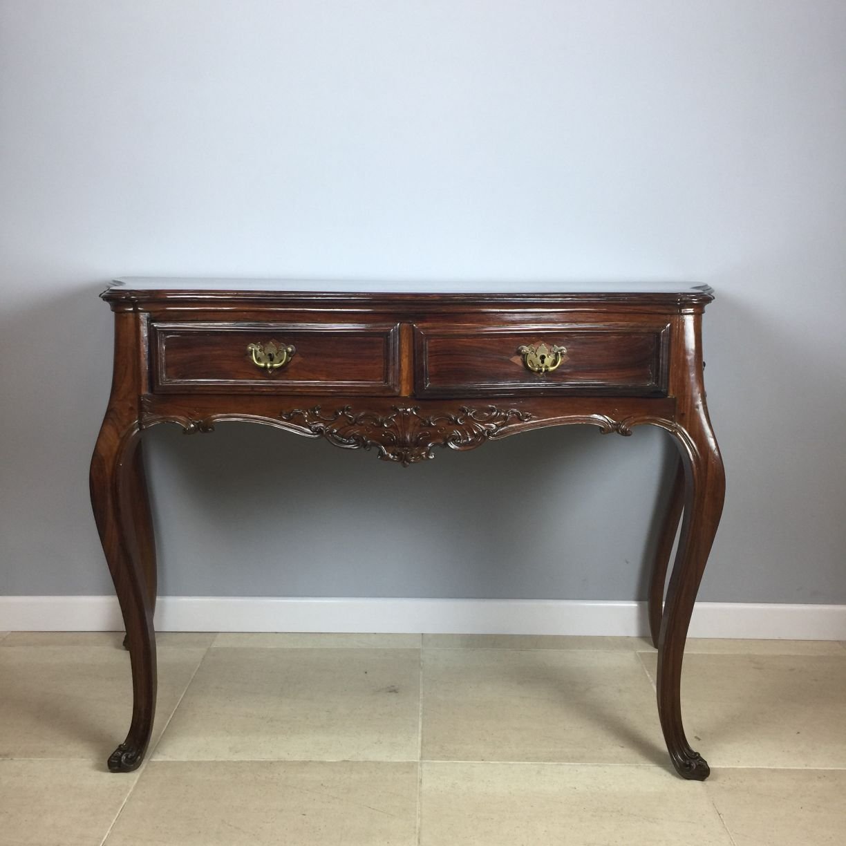 Mesa de arrimo lusobrasileña