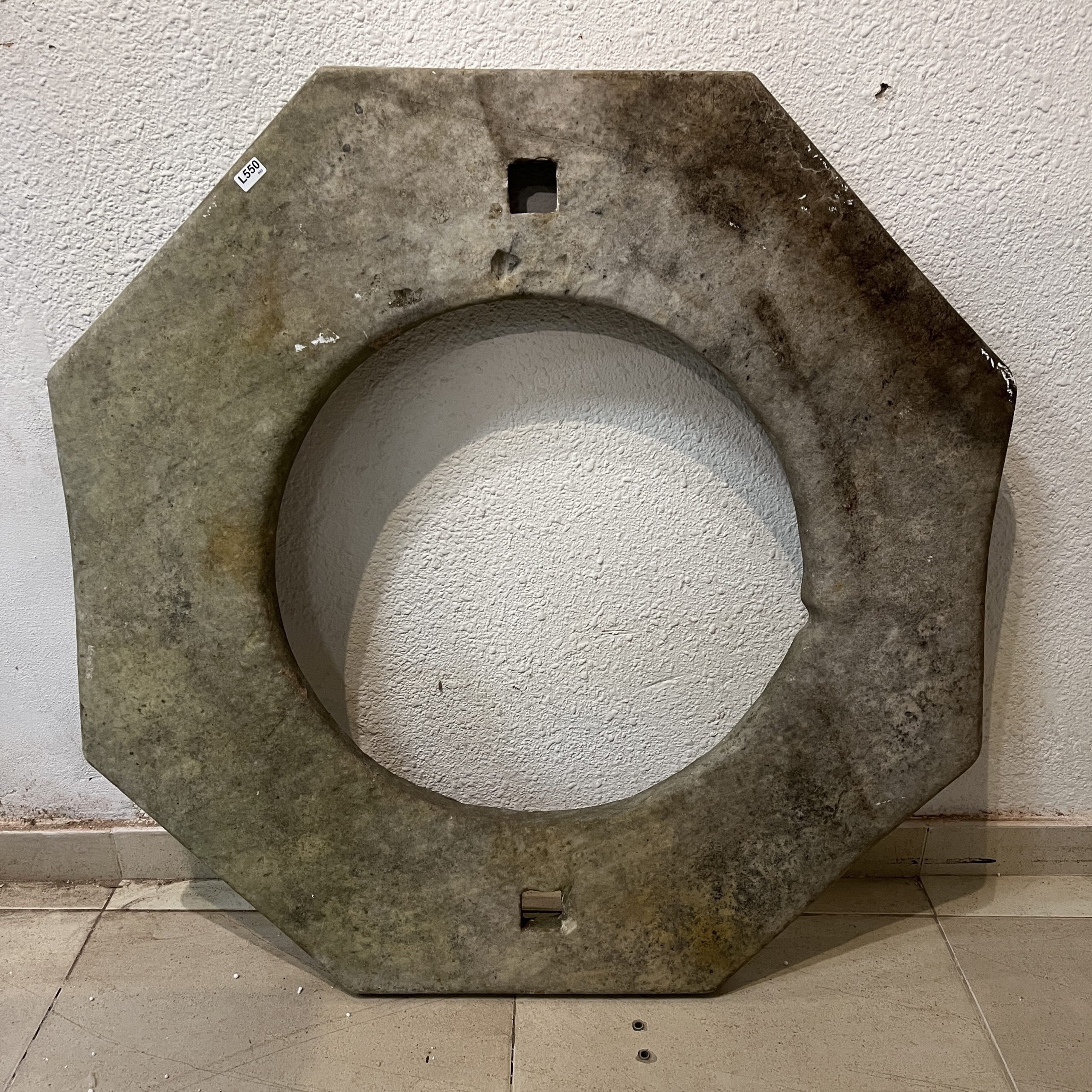 Tapa de brocal en mármol