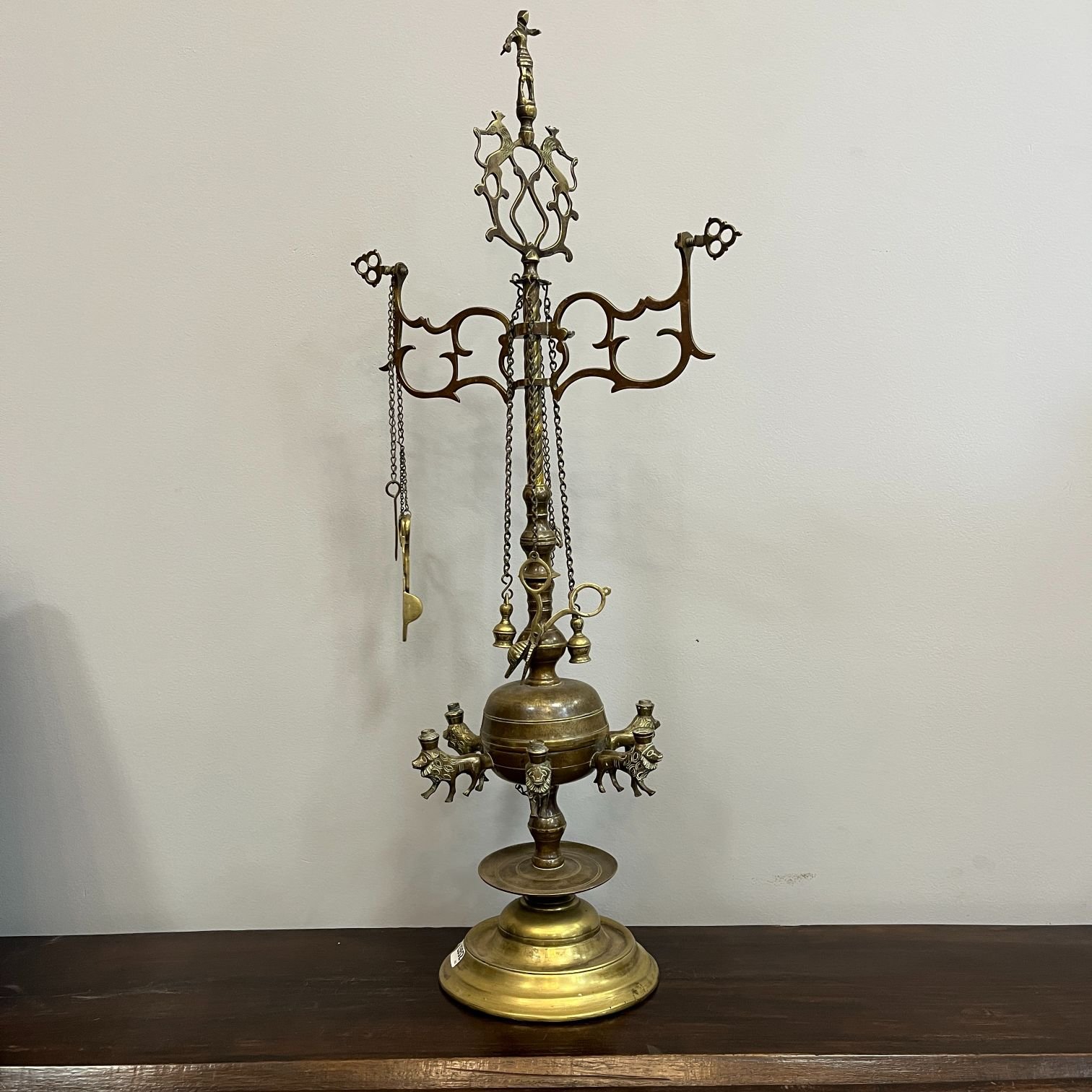 Candil europeo en bronce