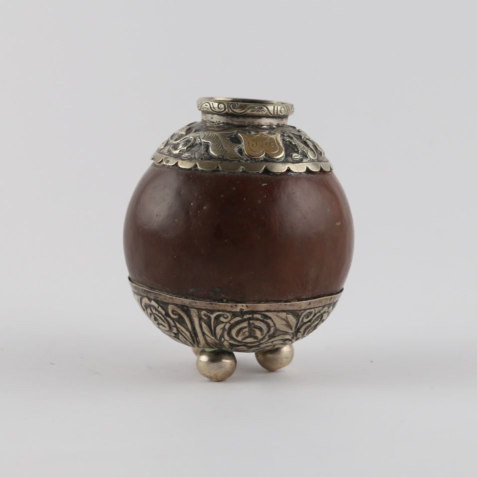 Mate en calabaza, plata y oro