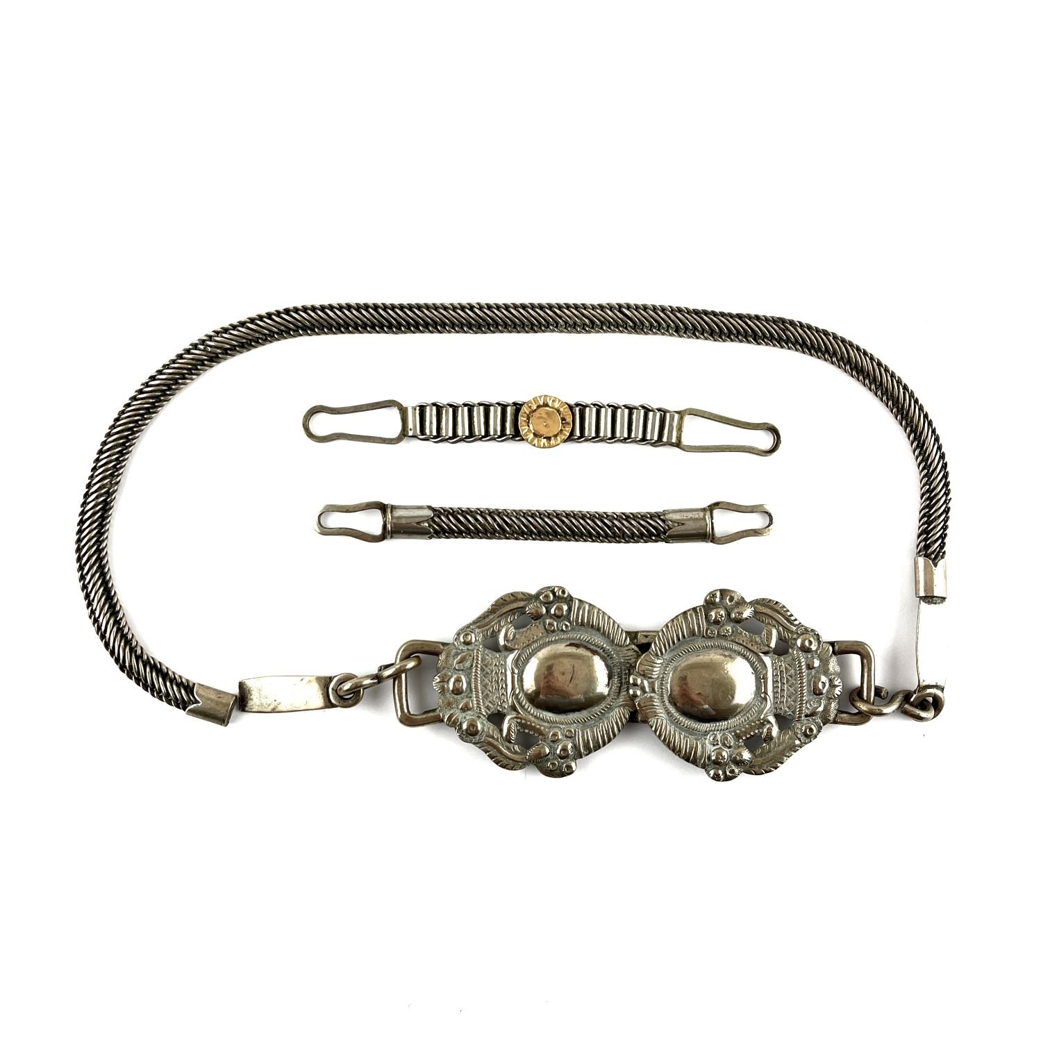 Cuatro piezas en plata