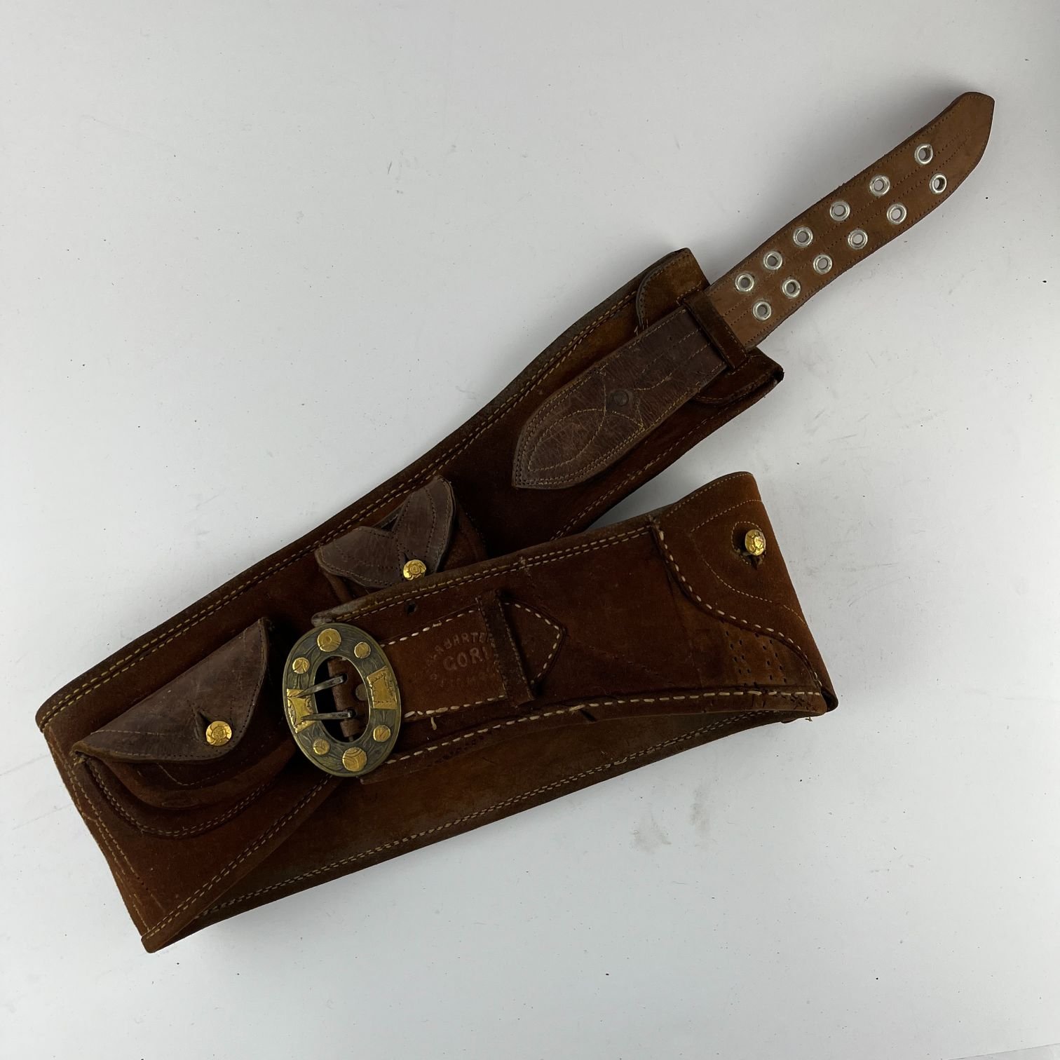 Cinto gaucho en cuero, plata y oro