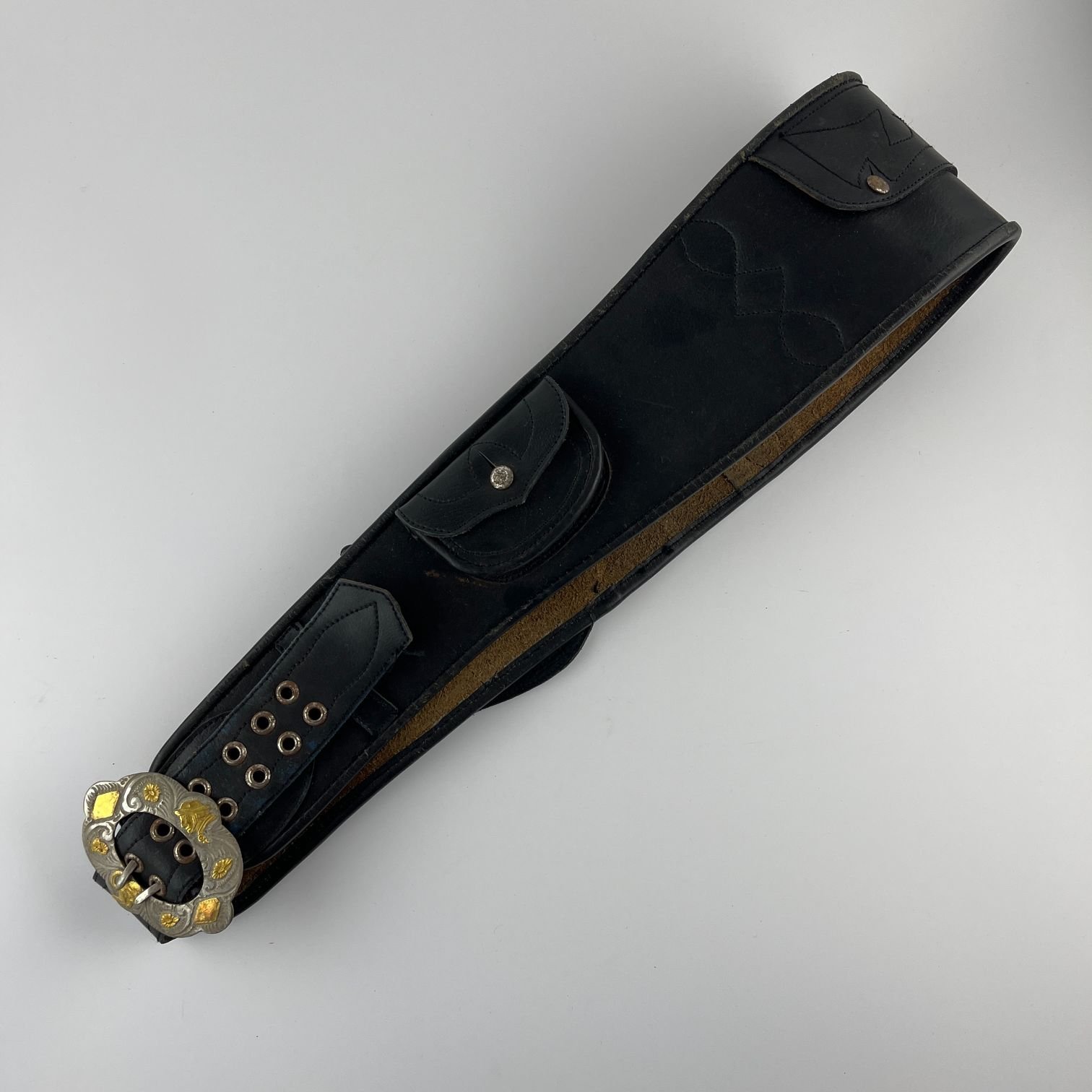 Cinto gaucho en cuero, plata y oro