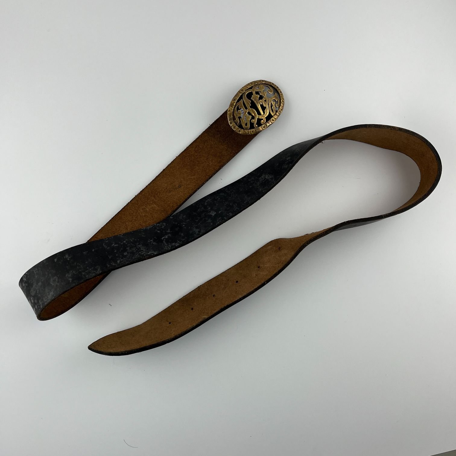 Cinto gaucho en cuero, oro y plata