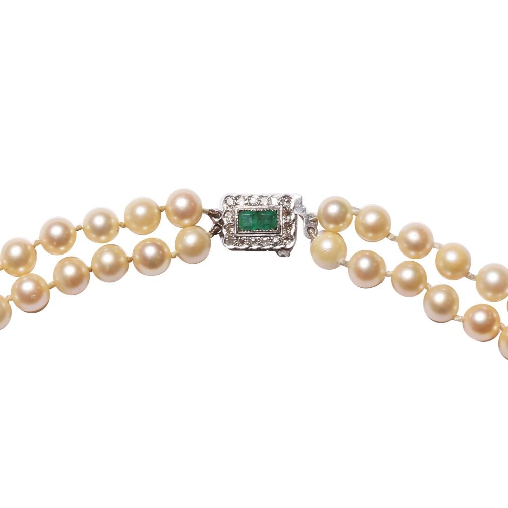 Collar perlas, oro 18 K, esmeraldas y brillantes