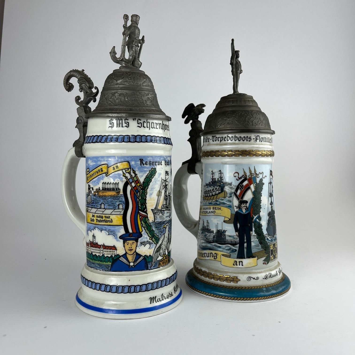 Dos tankard alemanes en porcelana