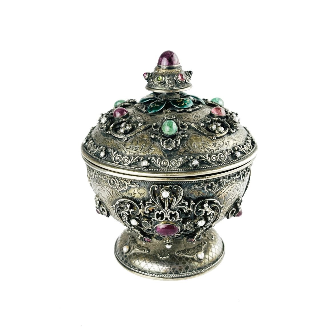 Bombonera en plata y esmalte