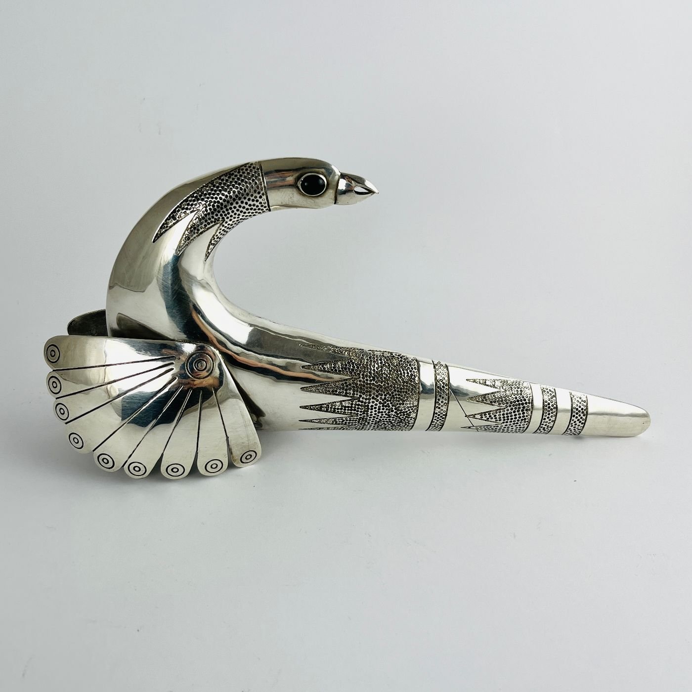 Escultura ecuatoriana en plata