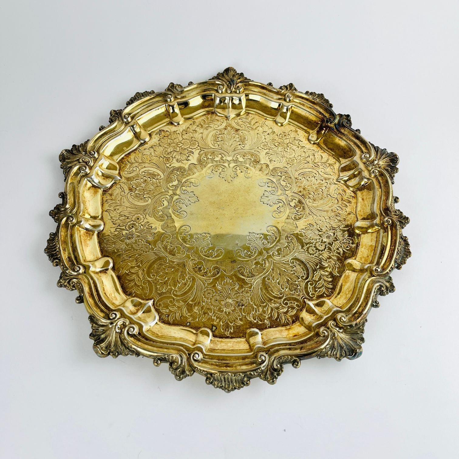 Juego de cinco bandejas en plata