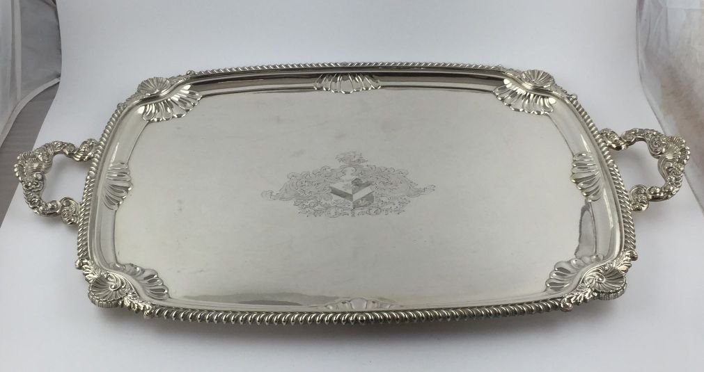 Bandeja inglesa en metal plateado