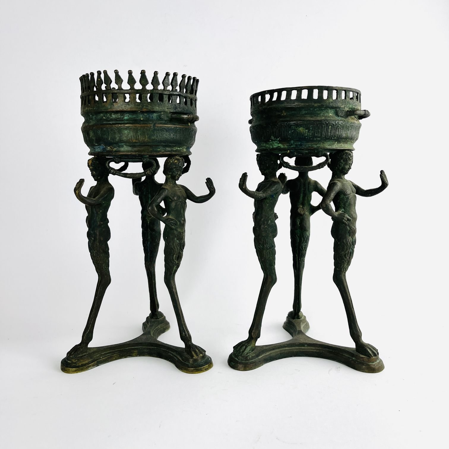 Par de braseros en bronce