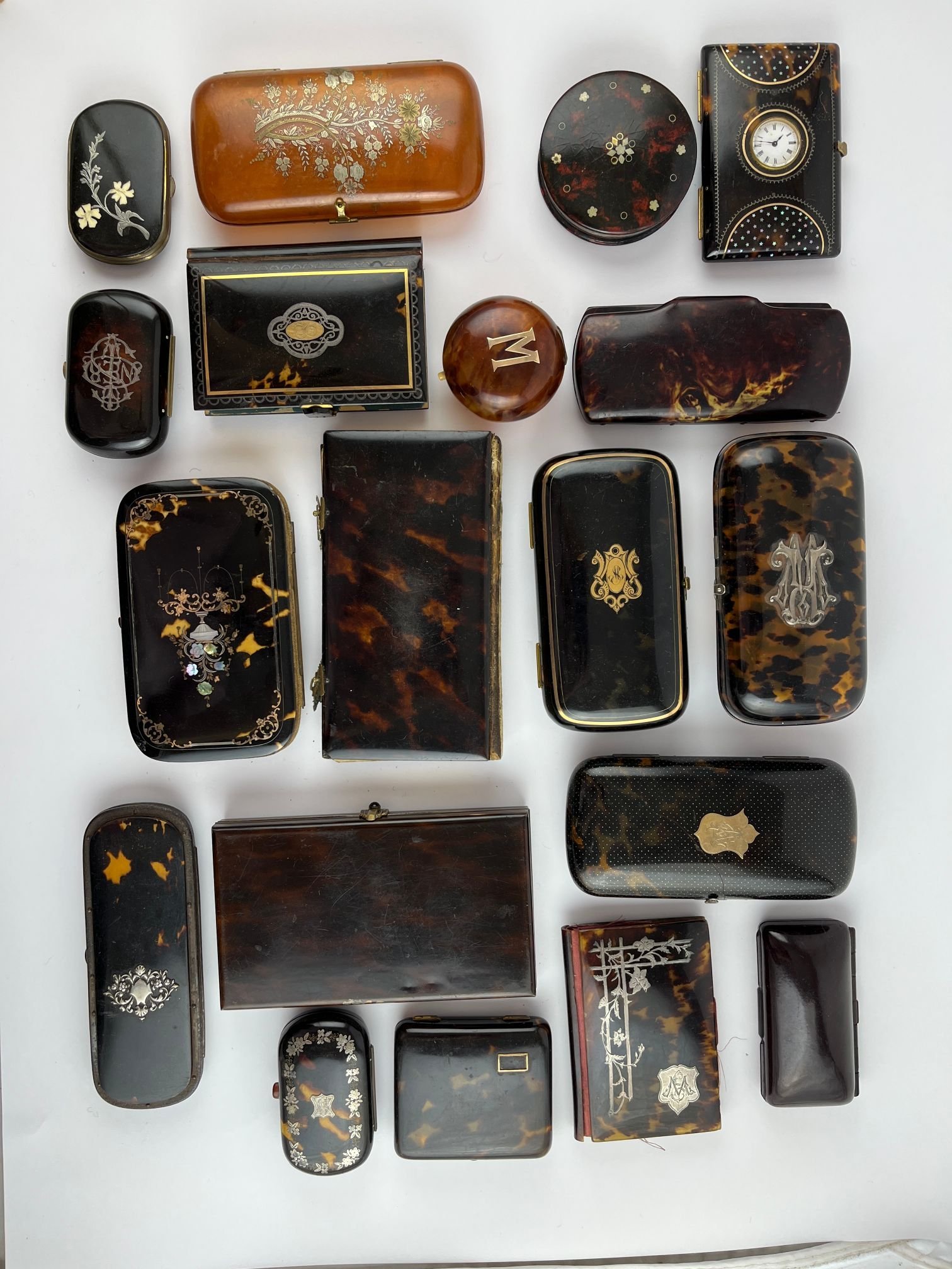 Lote de piezas en carey