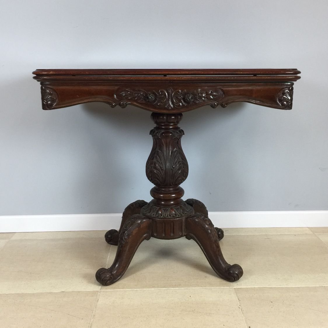 Mesa de arrimo inglesa