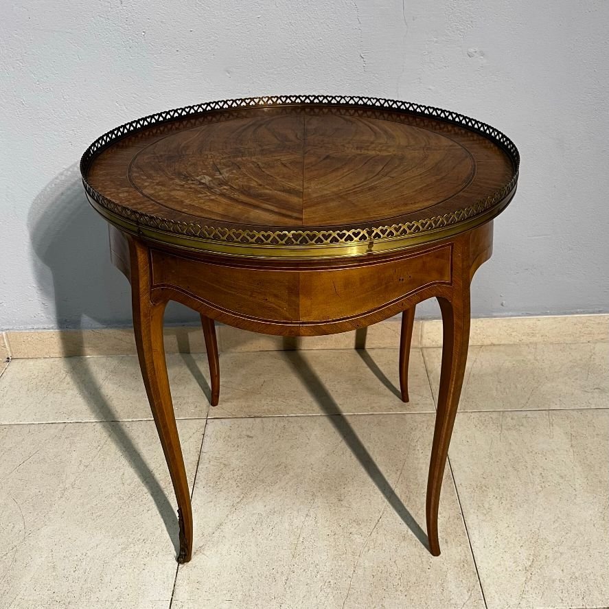 Mesa auxiliar estilo Luis XV