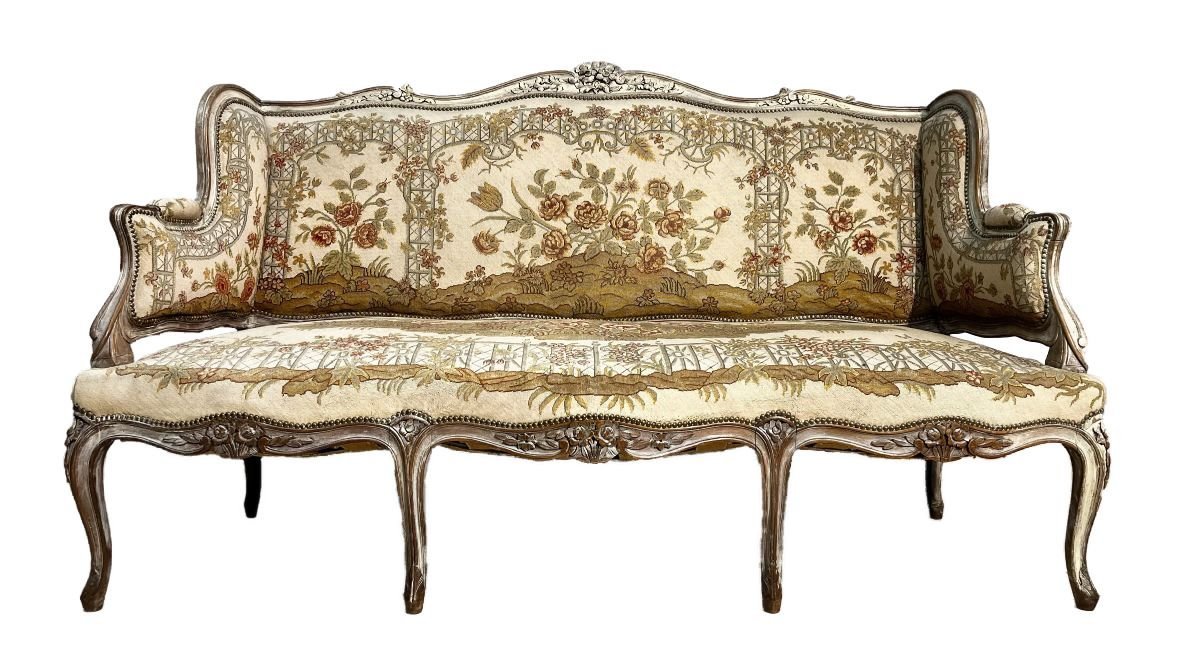 Sofá tres cuerpos estilo Luis XV