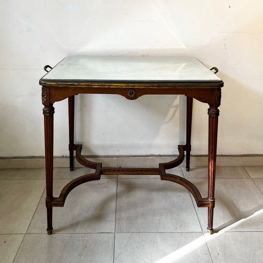 Mesa auxiliar estilo Luis XVI