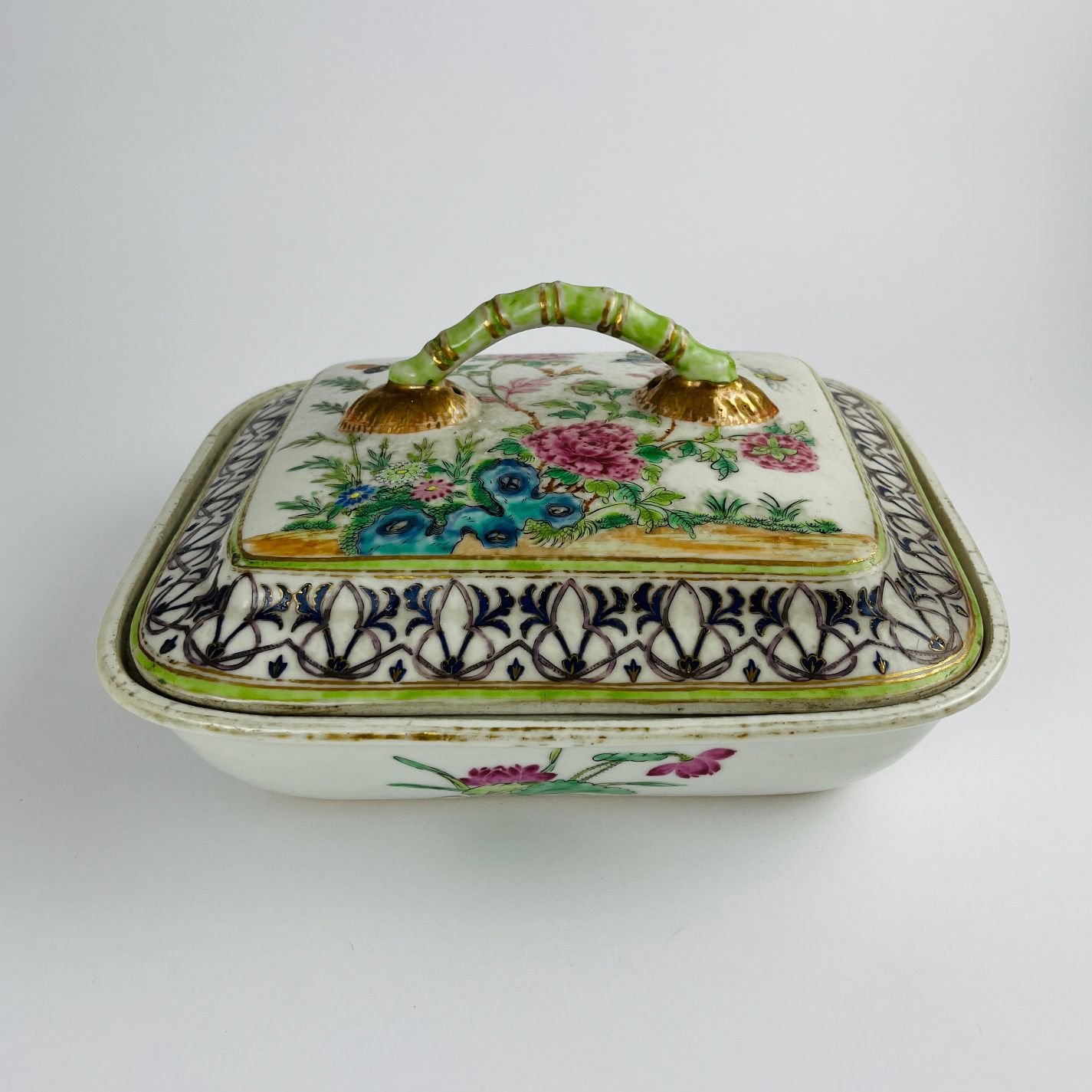 Guisera china en porcelana Familia Rosa