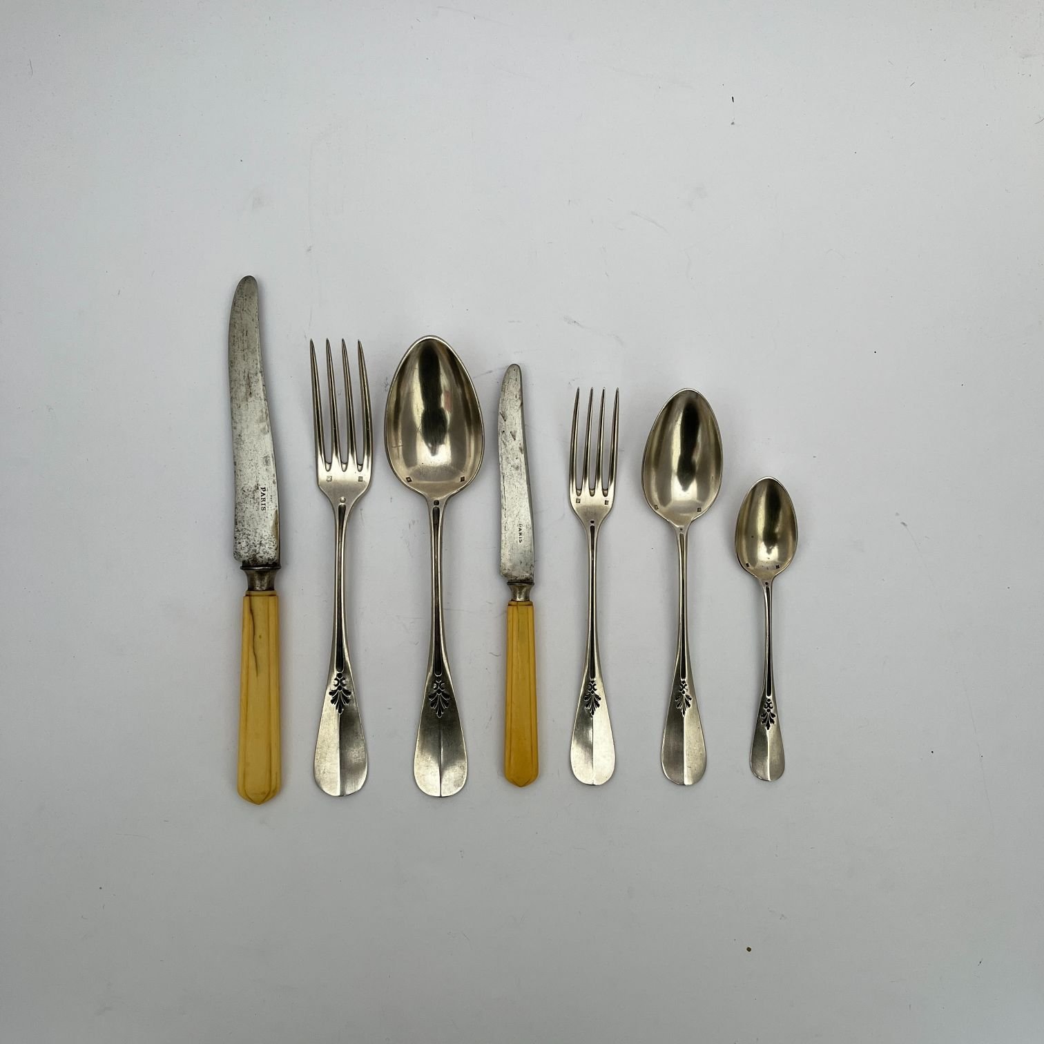 Juego de cubiertos pertenecients a Ramón Artagaveytia Gómez