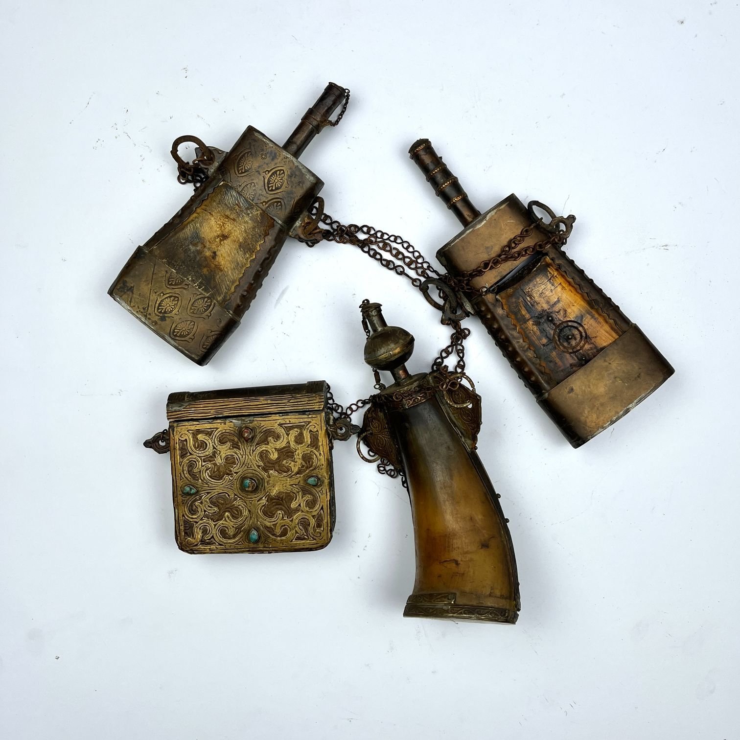 Polvoreras y cartucherín marroquíes