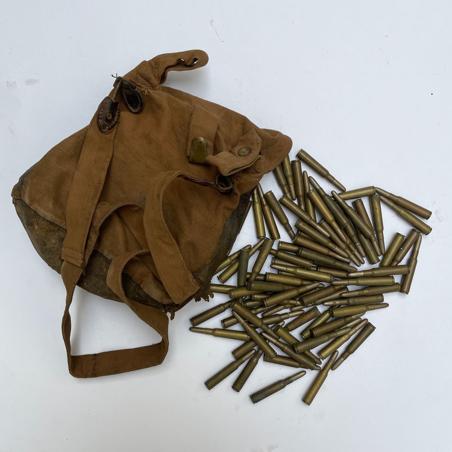 Morral con ochenta balas Remington