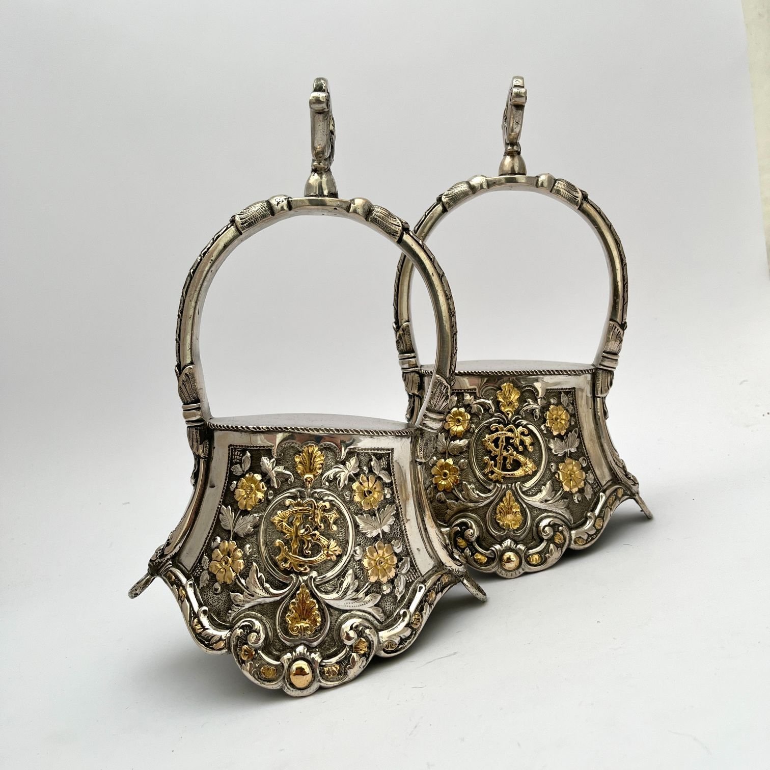 Recado uruguayo en cuero plata y oro - Imagen 4