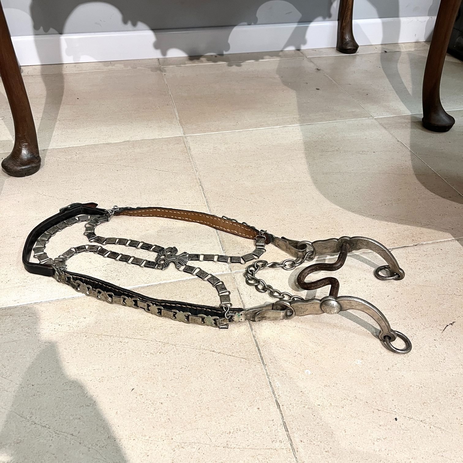 Recado uruguayo en cuero plata y oro - Imagen 2