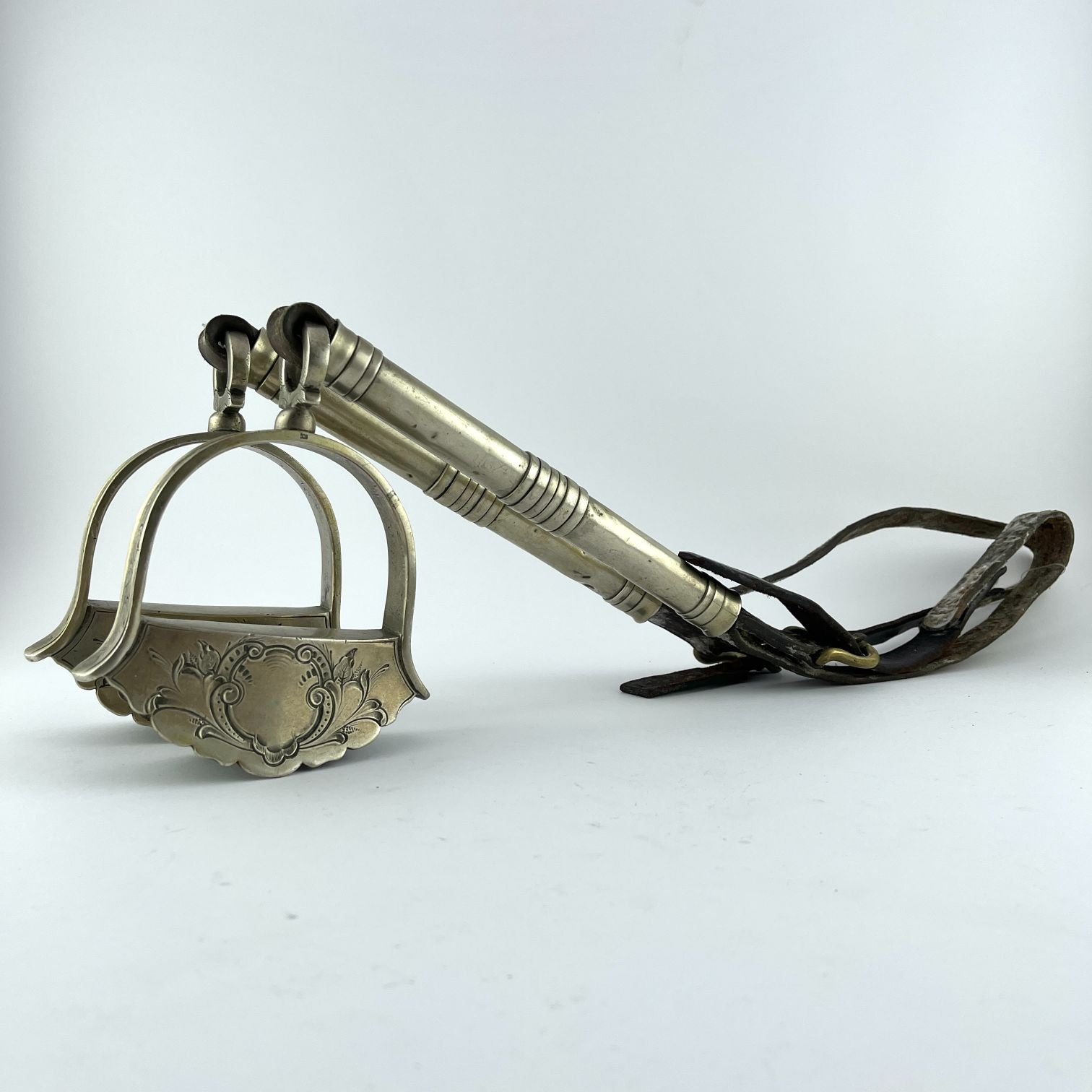 Par estribos en plata