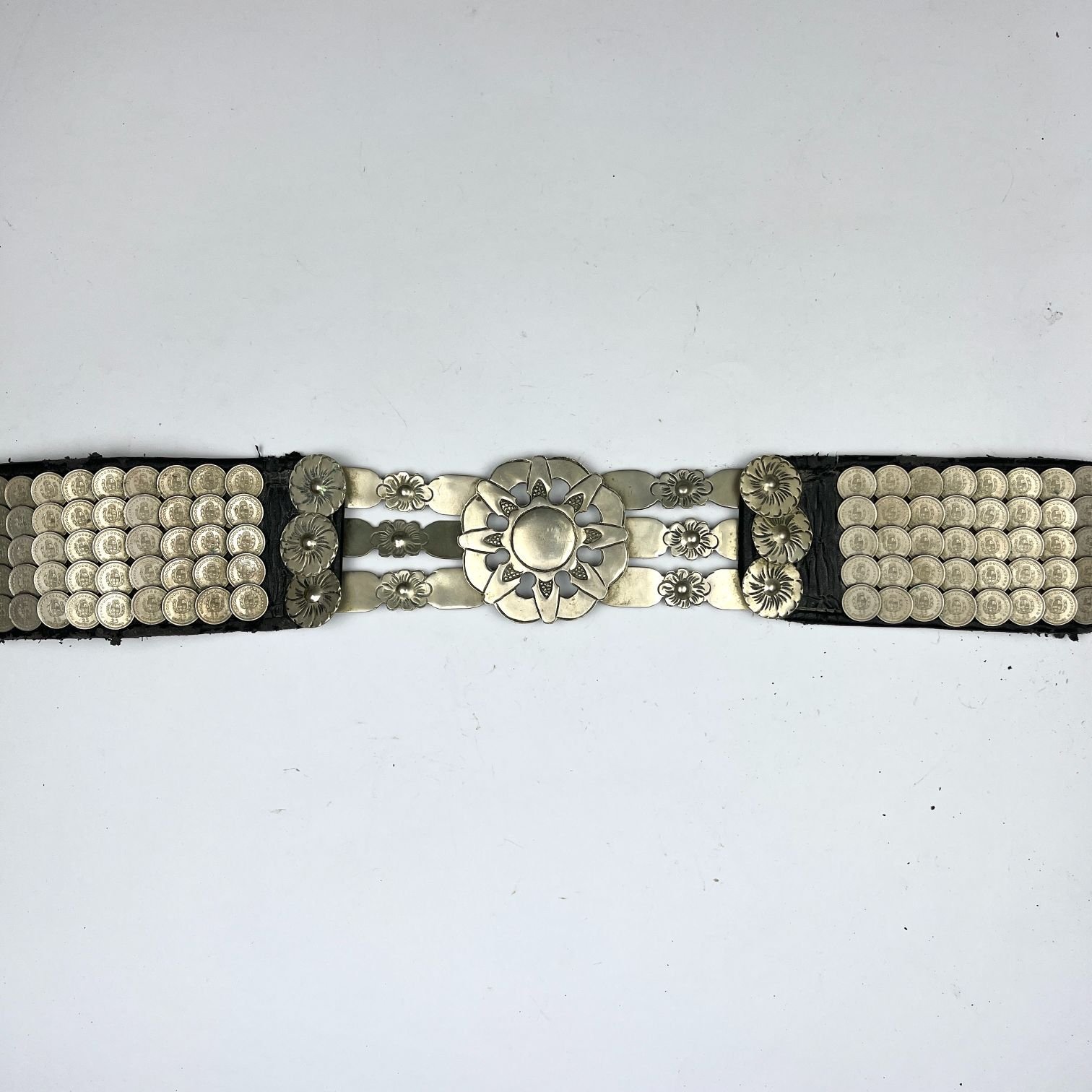 Cinto gaucho en plata y monedas uruguayas