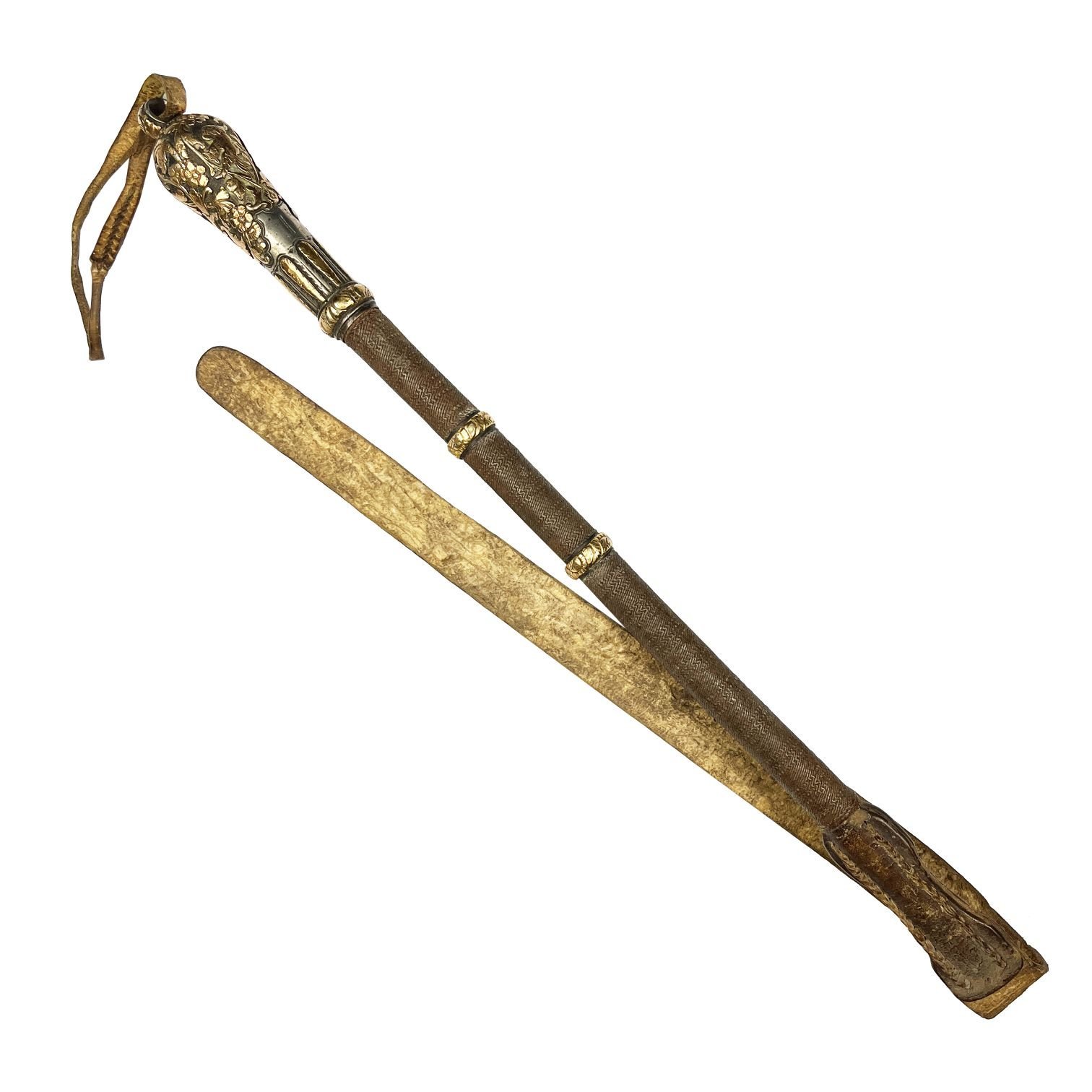 Rebenque en cuero, plata y oro