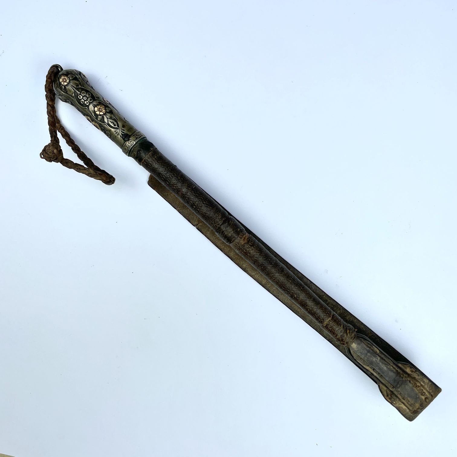 Rebenque en cuero, plata y oro