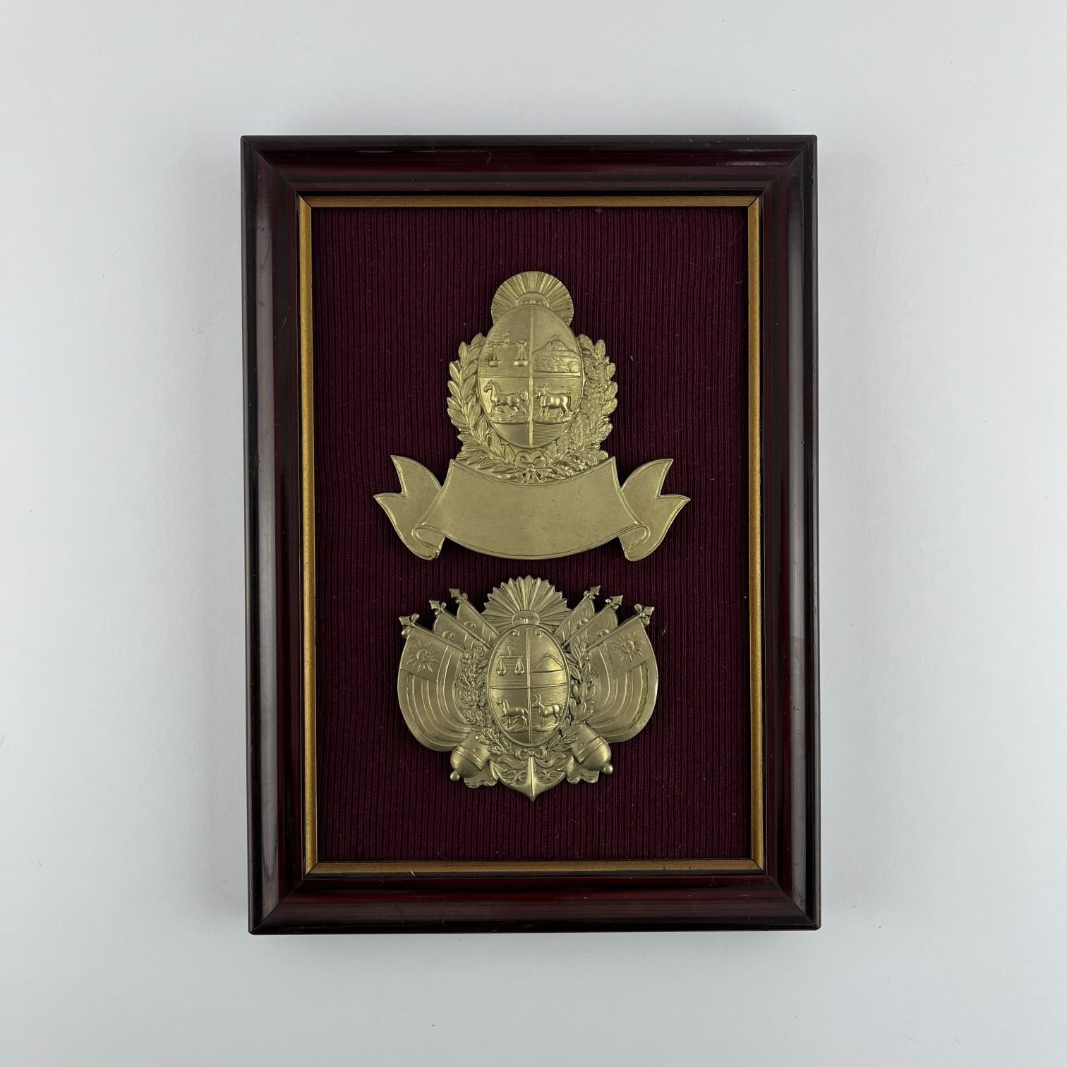 Dos escudos de armas uruguayos