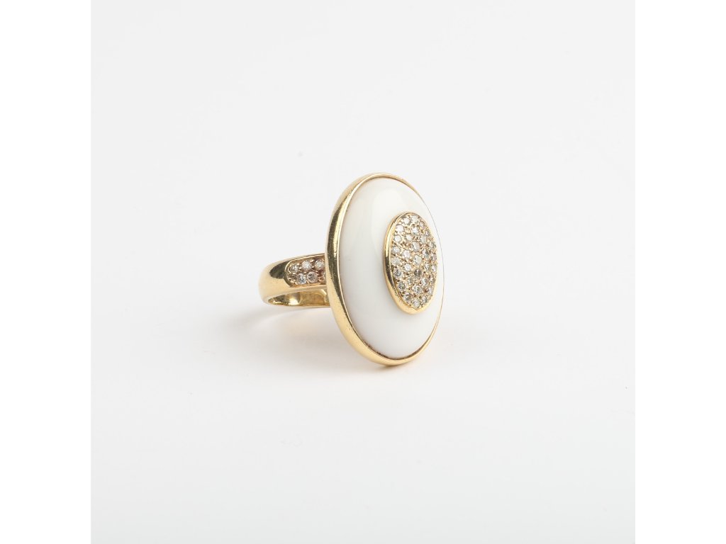 Anillo oro 18 K, ágata y brillantes