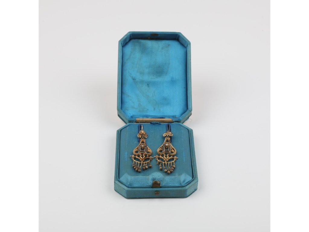 Caravanas victorianas oro, esmalte y perlas