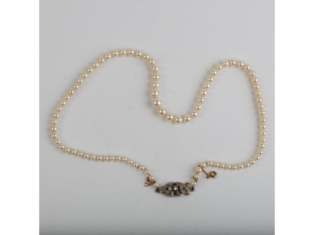 Collar perlas, oro 18 K, brillantes y diamantes
