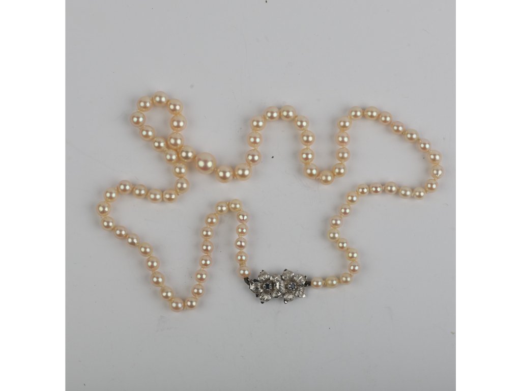 Collar perlas, oro 18 K y zafiros