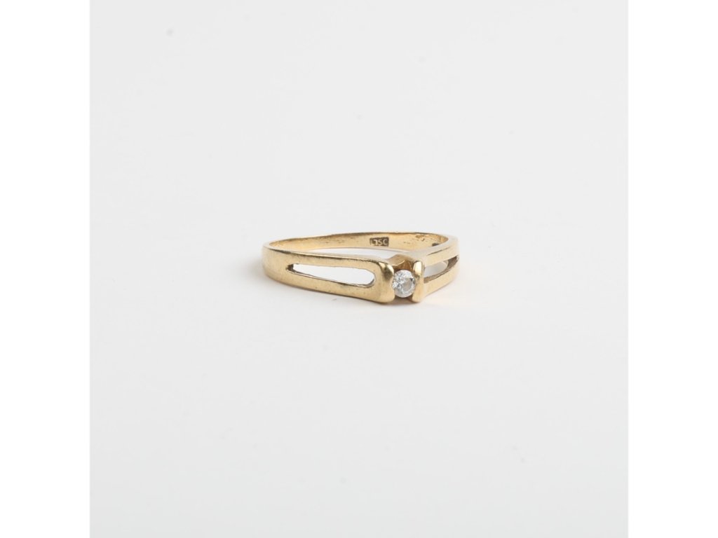 Anillo oro 18 K y brillante