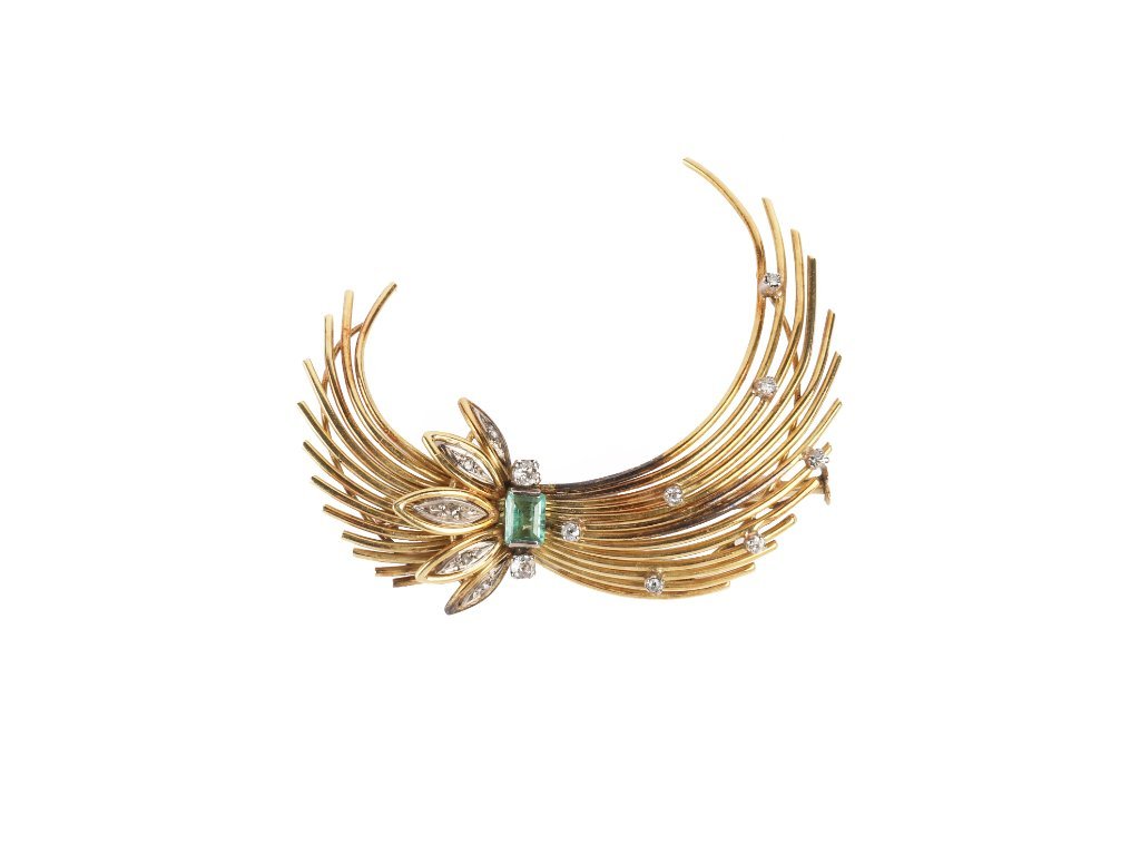 Prendedor oro 18 K, esmeralda, brillantes y diamantes