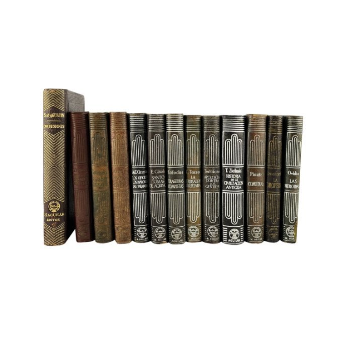 AAVV. Títulos varios. Editorial Aguilar.