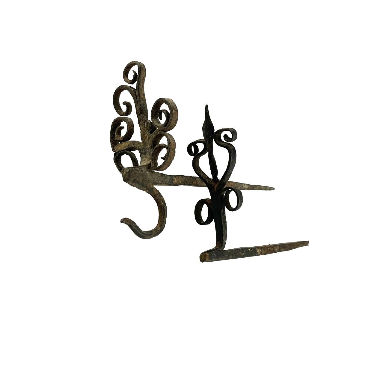 Par de clavos forjados en hierro. Uruguay. Siglo XVIII.