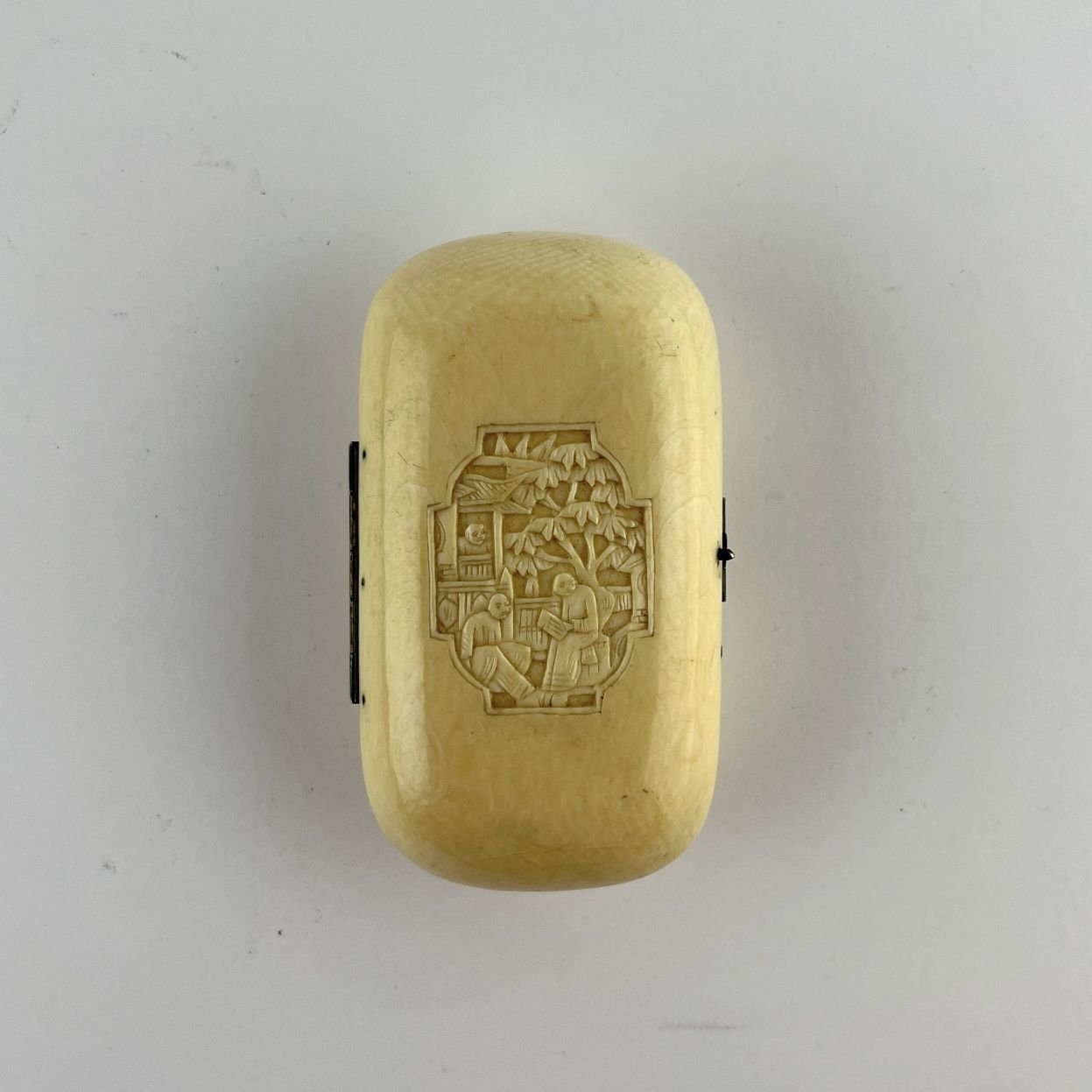 Cigarrera china en marfil
