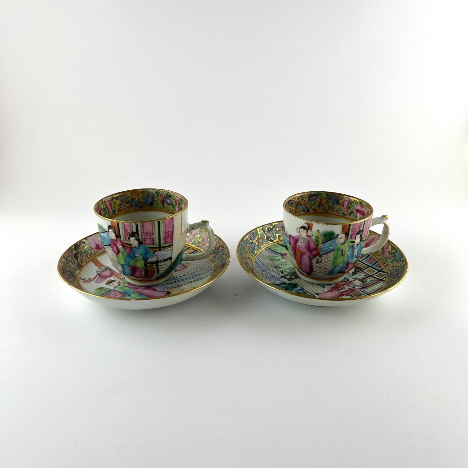 Par de tazas chinas en porcelana